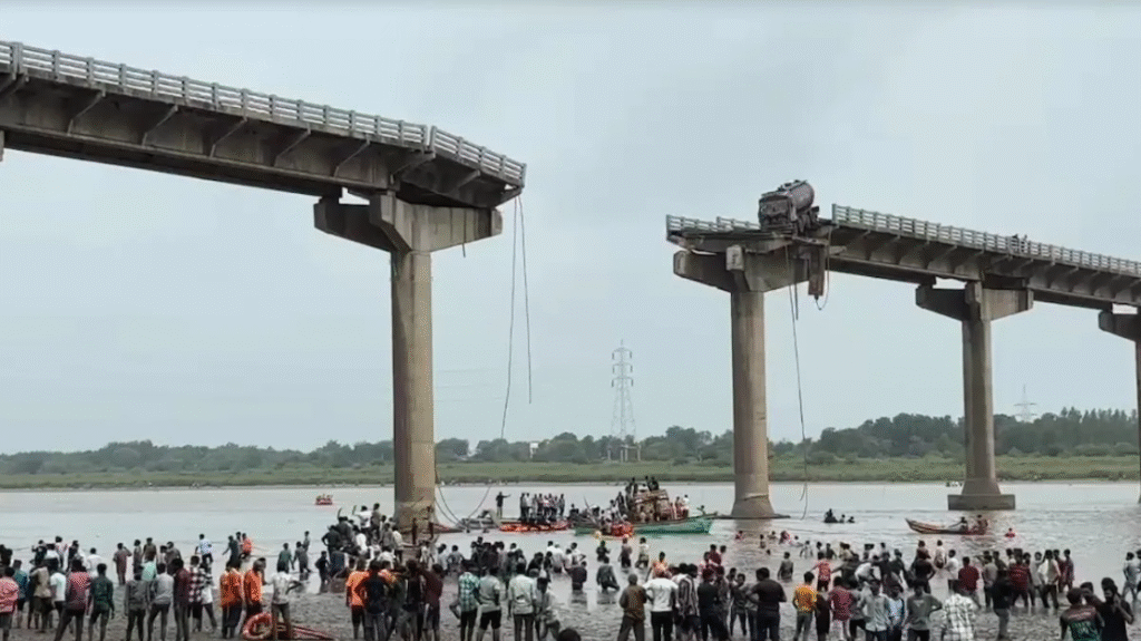 Vadodra Gujarat bridge collapse